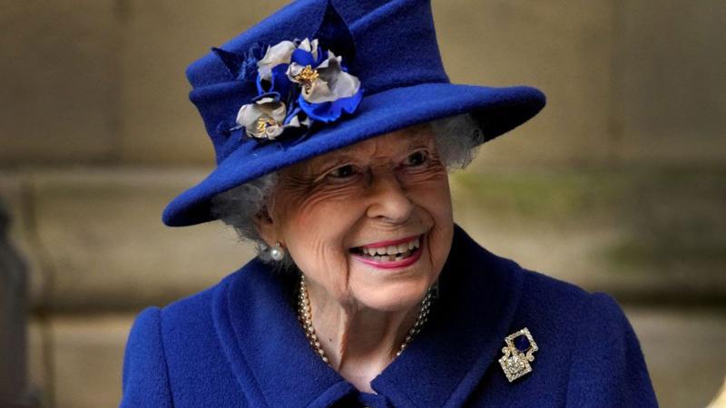 شيف ملكي سابق يكشف اسم الحلوى المفضلة لإليزابيث الثانية طوال 90 عامًا
