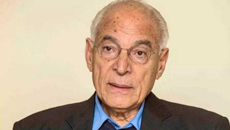 «مكنسة للفضاء».. فاروق الباز يكشف تفاصيل بحث مصرى لتنظيف الفضاء من المخلفات المعدنية