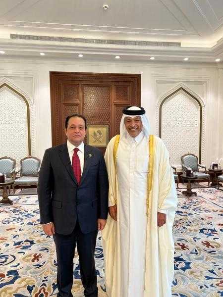 علاء عابد يلتقي رئيس مجلس الشوري القطرى ..ويهنئ أمير قطر على التنظيم العالمي لكأس العالم