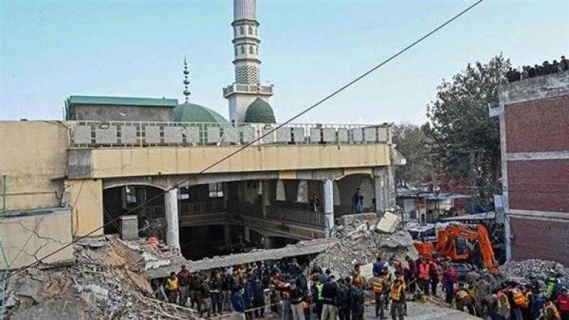 الشرطة الباكستانية تعتقل 23 مشتبهًا بعد انفجار مسجد بيشاور