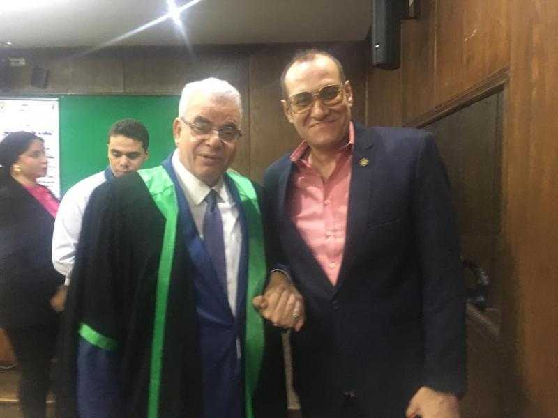 الاعلامي د.ايمن اسماعيل يتقدم بالتهنئة للواء الشحات هندي لحصوله علي الدكتوراة بامتياز في العلوم السياسية من كلية الاقتصاد جامعة القاهرة