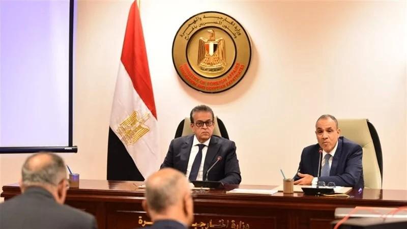 اجتماع حول إعادة تأهيل القطاع الصحى بقطاع غزة