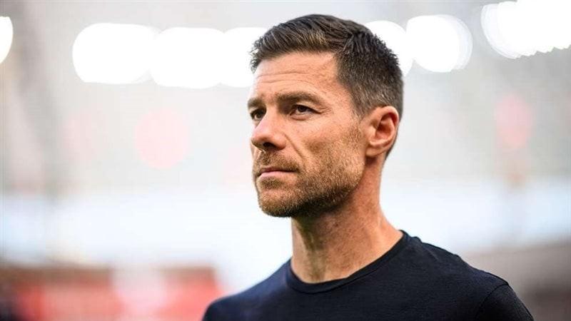 ريال مدريد يحسم موقفه من التعاقد مع تشابي ألونسو في مونديال الأندية