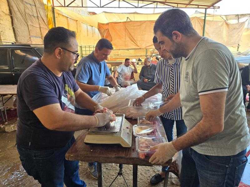 «هدية العيد».. حزب إرادة جيل يوزع لحومًا على الأسر الأولى بالرعاية بمناسبة عيد الأضحى المبارك