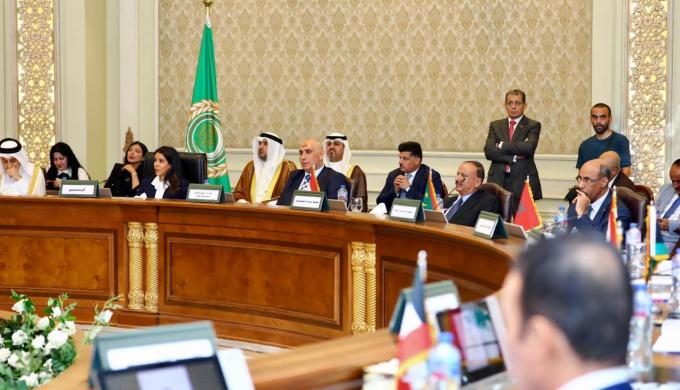 الجامعة العربية تؤكد اهتمامها بتعميق التعاون العربي في قطاع النقل بجميع أنواعه