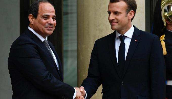 السيسي وماكرون يبحثان تثبيت اتفاق غزة وإنهاء الحرب بالسودان