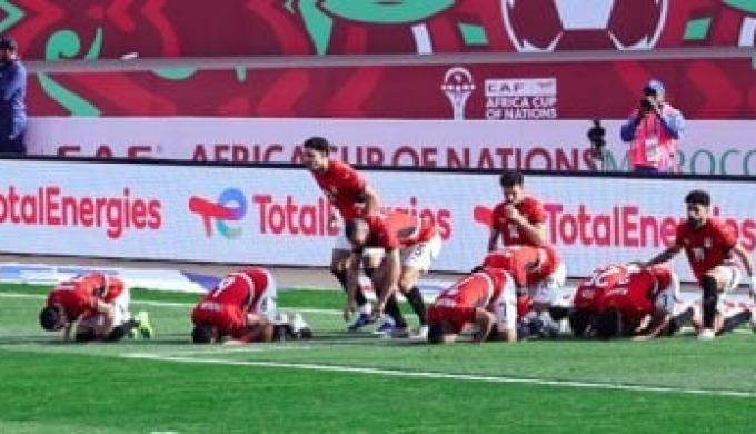منتخب الفراعنة بـ10 لاعبين يهزم جنوب أفريقيا بهدف محمد صلاح ويصعد لدور الـ16