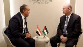 انتهاكات في الضفة وغزة.. تفاصيل لقاء رئيس الوزراء الفلسطيني ووزير الخارجية