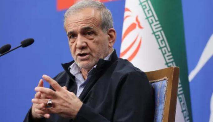 رئيس إيران: بعض الدول بدأت جهودا للوساطة