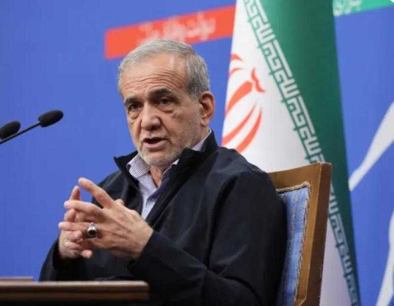 رئيس إيران: بعض الدول بدأت جهودا للوساطة